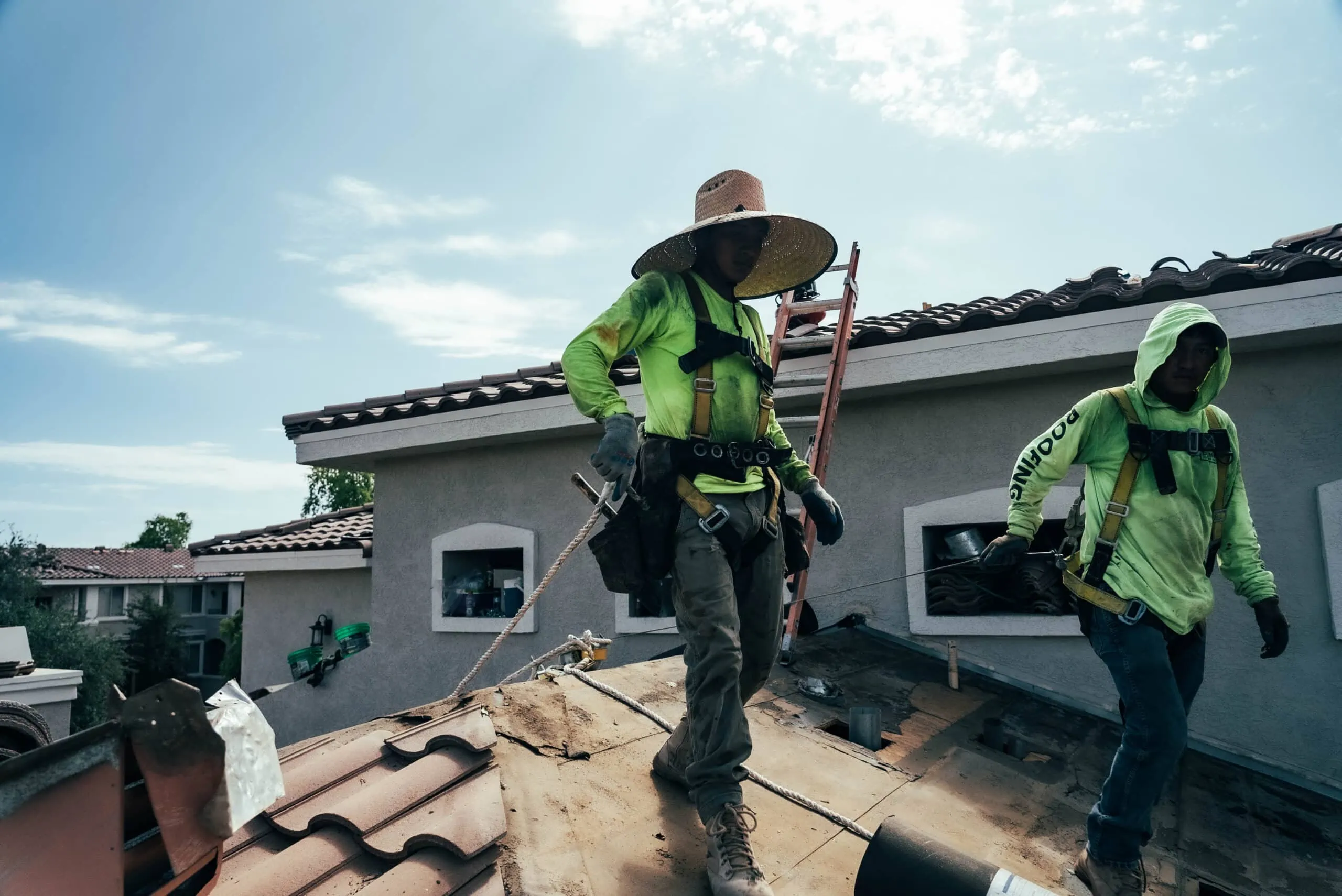 behmer roof workers on job in carefree az