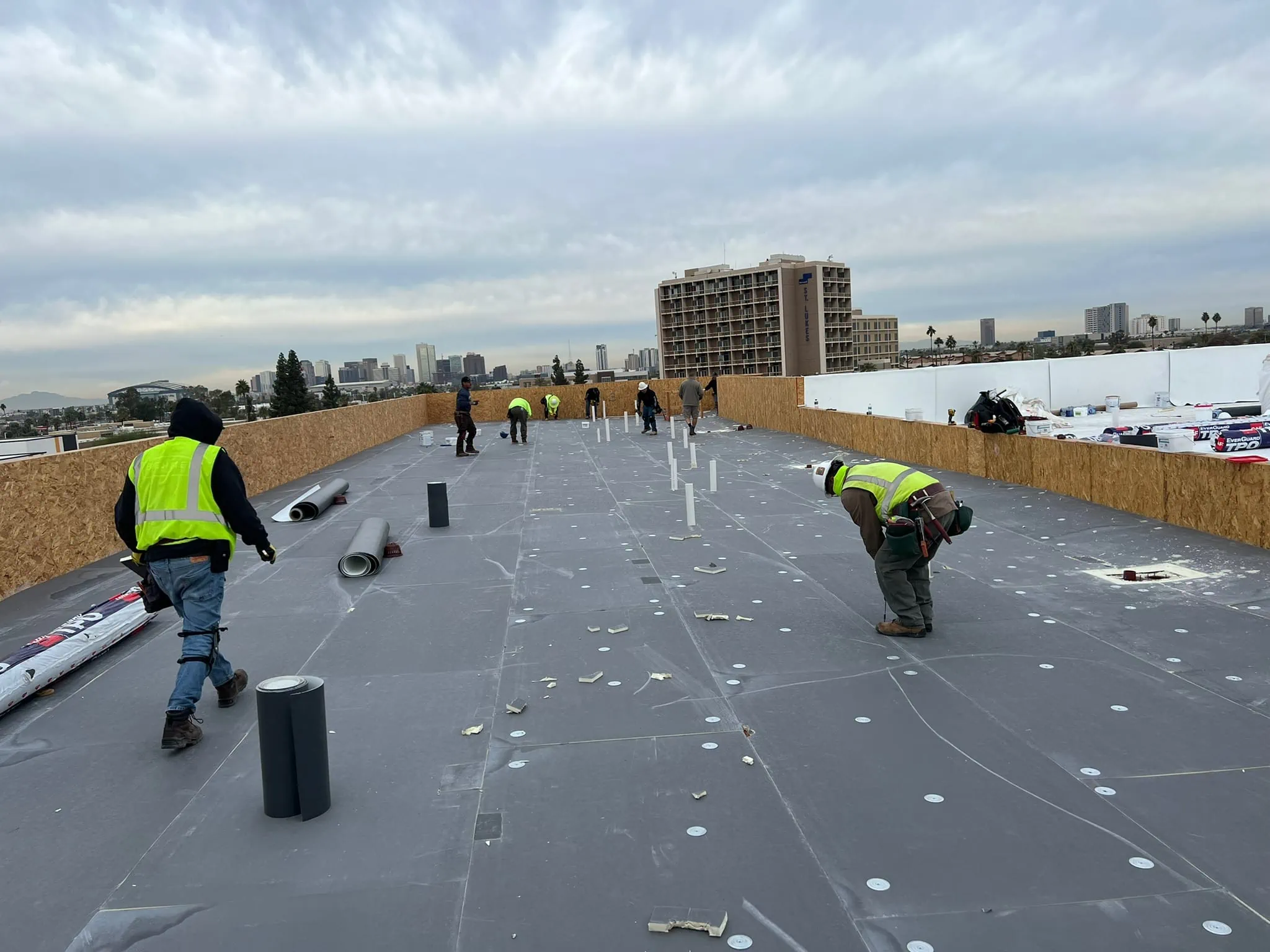 behmers professional team at work on a carefree flat roof